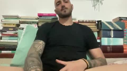 Snapshot of alessandromori91 chatting on April 21, 8:23 pm alessandromori91 online show from April 21, 8:23 pm