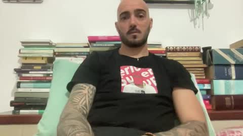 Snapshot of alessandromori91 chatting on April 23, 8:44 pm alessandromori91 online show from April 23, 8:44 pm