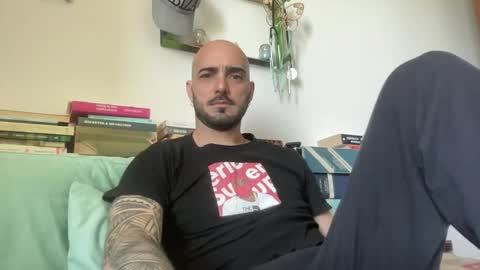Snapshot of alessandromori91 chatting on April 24, 9:01 am alessandromori91 online show from April 24, 9:01 am