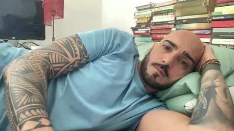 Snapshot of alessandromori91 chatting on April 28, 2:33 pm alessandromori91 online show from April 28, 2:33 pm