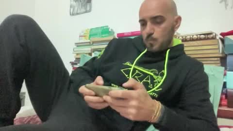 Snapshot of alessandromori91 chatting on May 10, 6:46 pm alessandromori91 online show from May 10, 6:46 pm