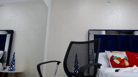 ALESSIA online show from December 6, 3:33 pm