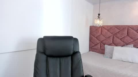 Snapshot of alessia_storm_ chatting on June 4, 7:20 pm Alessia online show from June 4, 7:20 pm