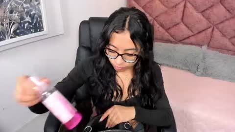 Snapshot of alessia_storm_ chatting on July 15, 3:34 am Alessia online show from July 15, 3:34 am