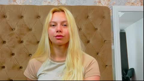 alessiacroft online show from May 17, 4:10 am