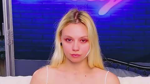 alessiacroft online show from July 6, 3:58 am