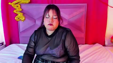 Snapshot of alesweett chatting on February 23, 12:24 pm AleSweett online show from February 23, 12:24 pm