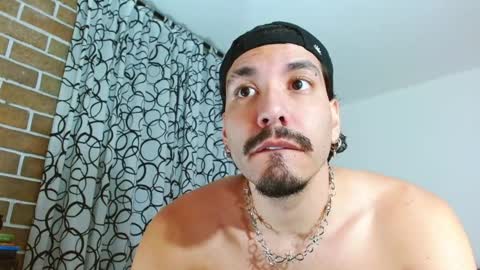 Snapshot of aleviz chatting on February 15, 6:43 am aleviz online show from February 15, 6:43 am