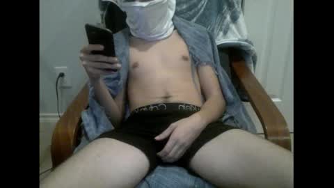 Snapshot of alex1817c chatting on November 13, 7:40 am alex1817c online show from November 13, 7:40 am