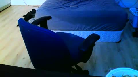 Snapshot of alex42696969 chatting on October 18, 2:03 am alex42696969 online show from October 18, 2:03 am