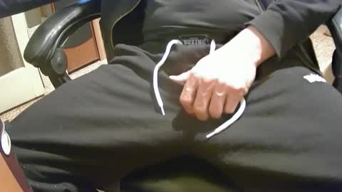 Snapshot of alex81pv1981 chatting on March 22, 9:40 pm alex81pv1981 online show from March 22, 9:40 pm