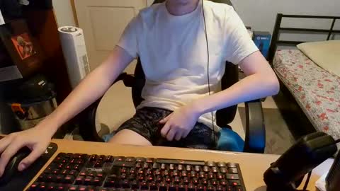 Snapshot of alex97420 chatting on November 12, 7:35 pm Alex online show from November 12, 7:35 pm