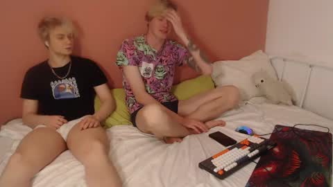 Alex  miller  and Oliver sweet  online show from May 6, 1:14 am