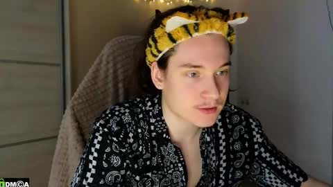 FAVORITE online show from February 6, 10:18 am