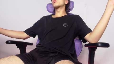 Snapshot of alex_connorr chatting on February 8, 2:37 am alex_connorr online show from February 8, 2:37 am