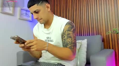alex online show from May 11, 11:49 am