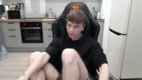 Snapshot of alex_gotcha chatting on February 10, 5:30 pm Alex online show from February 10, 5:30 pm
