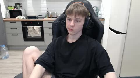 Snapshot of alex_gotcha chatting on February 23, 6:01 pm Alex online show from February 23, 6:01 pm