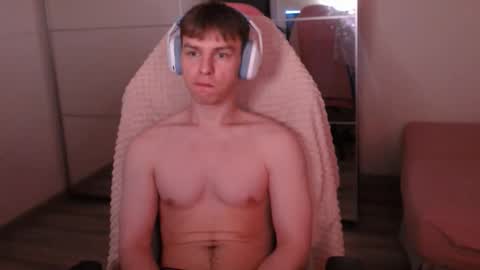 Snapshot of alex_gotcha chatting on September 17, 8:43 pm Alex online show from September 17, 8:43 pm
