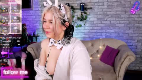 Snapshot of alex_howell chatting on January 12, 4:00 am alex_howell online show from January 12, 4:00 am