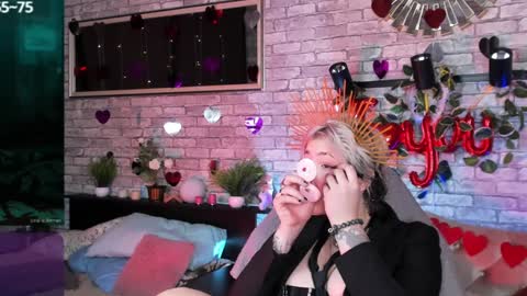 Snapshot of alex_howell chatting on February 4, 8:59 pm alex_howell online show from February 4, 8:59 pm