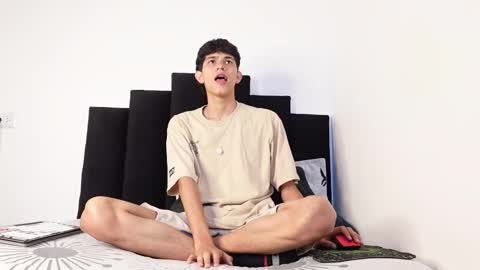 alex_mark_ online show from October 24, 1:40 pm