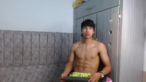 alex online show from April 18, 10:54 pm