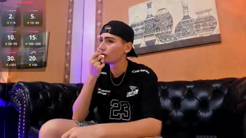 Snapshot of alex_millerss chatting on October 18, 9:59 pm ALEX online show from October 18, 9:59 pm