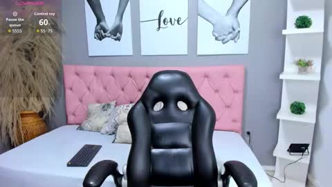 Snapshot of alex_pierce_ chatting on February 28, 7:48 pm Alex online show from February 28, 7:48 pm