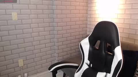 Alex  online show from March 9, 7:40 pm