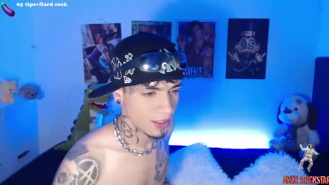 Snapshot of alex_rockstar chatting on June 1, 3:19 am online show from June 1, 3:19 am