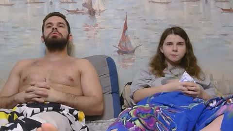 Alex and Sarah online show from December 16, 7:41 pm