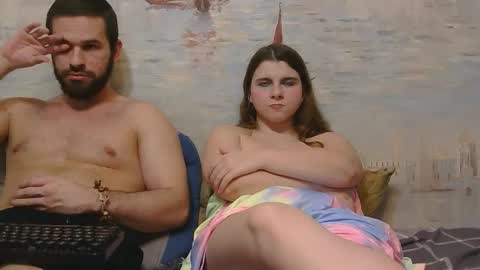 Snapshot of alex_sarah_sex chatting on March 11, 11:44 pm Alex and Sarah online show from March 11, 11:44 pm