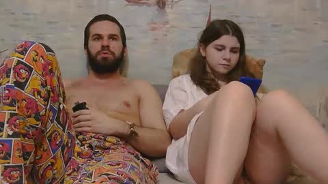 Snapshot of alex_sarah_sex chatting on March 18, 4:32 pm Alex and Sarah online show from March 18, 4:32 pm