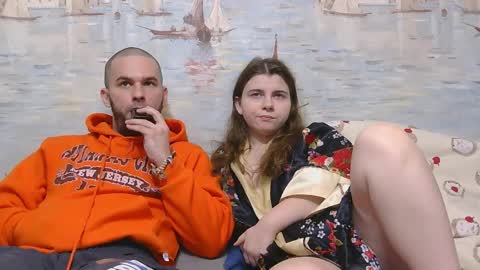 Snapshot of alex_sarah_sex chatting on April 6, 2:18 pm Alex and Sarah online show from April 6, 2:18 pm