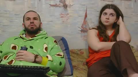 Snapshot of alex_sarah_sex chatting on April 12, 10:37 pm Alex and Sarah online show from April 12, 10:37 pm