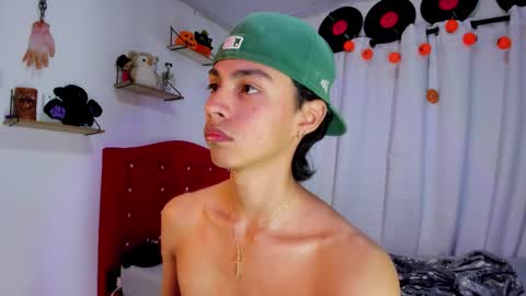 Snapshot of alex_sweet_69 chatting on October 24, 2:13 pm Alex online show from October 24, 2:13 pm