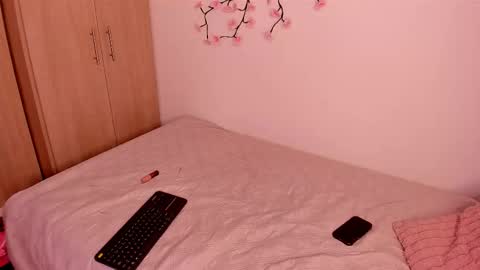 Snapshot of alexa_6908 chatting on February 19, 8:38 pm alexa online show from February 19, 8:38 pm