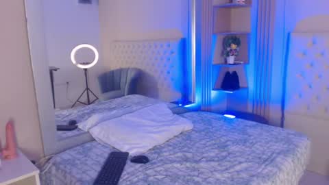 alexa__11 online show from June 19, 12:42 pm
