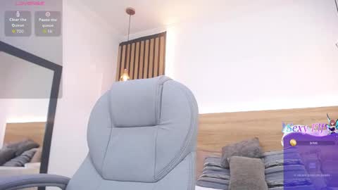 Alexa Forbes online show from May 22, 2:40 am