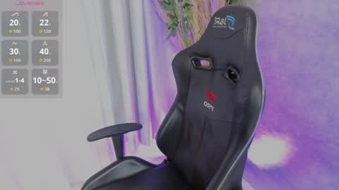 Snapshot of alexa_foxx27 chatting on May 27, 7:33 pm alexa_foxx27 online show from May 27, 7:33 pm