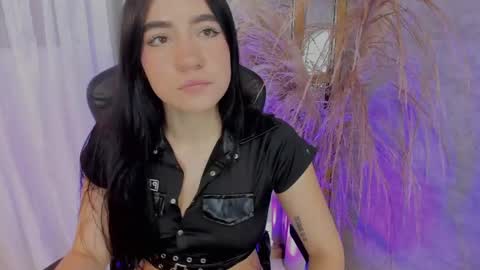 Snapshot of alexa_foxx27 chatting on June 3, 8:14 pm alexa_foxx27 online show from June 3, 8:14 pm
