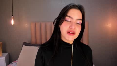 Alexa Thaylor online show from February 5, 1:33 pm