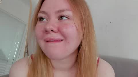 Snapshot of alexaabee chatting on May 27, 8:11 am alexaabee online show from May 27, 8:11 am