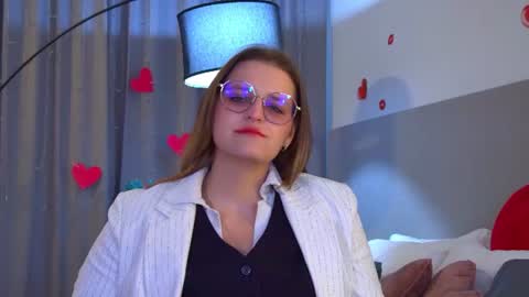 Snapshot of alexaavery chatting on July 8, 7:35 am AlexaAvery online show from July 8, 7:35 am