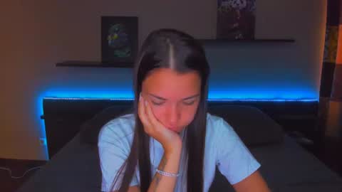 Snapshot of alexabarkley chatting on June 29, 12:39 am angel online show from June 29, 12:39 am