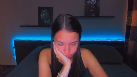 Snapshot of alexabarkley chatting on July 1, 1:07 am angel online show from July 1, 1:07 am