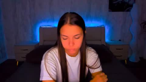 Snapshot of alexabarkley chatting on July 14, 12:13 am angel online show from July 14, 12:13 am