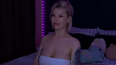 Snapshot of alexamason chatting on June 22, 3:25 am Alexa Mason online show from June 22, 3:25 am