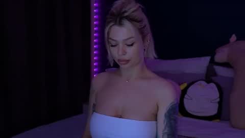 Snapshot of alexamason chatting on July 7, 2:03 am Alexa Mason online show from July 7, 2:03 am